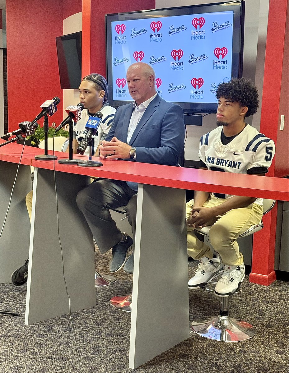 ECochranFOX10's tweet photo. Alma Bryant head coach @BartSessions headed into year 6 with with Hurricanes 

He’s joined by senior running back Jayden James and senior D-Lineman Madison Carter

@ABHScanes 

#ALHSFB #MediaDays #AlmaBryant https://t.co/zSAufnuDJ8