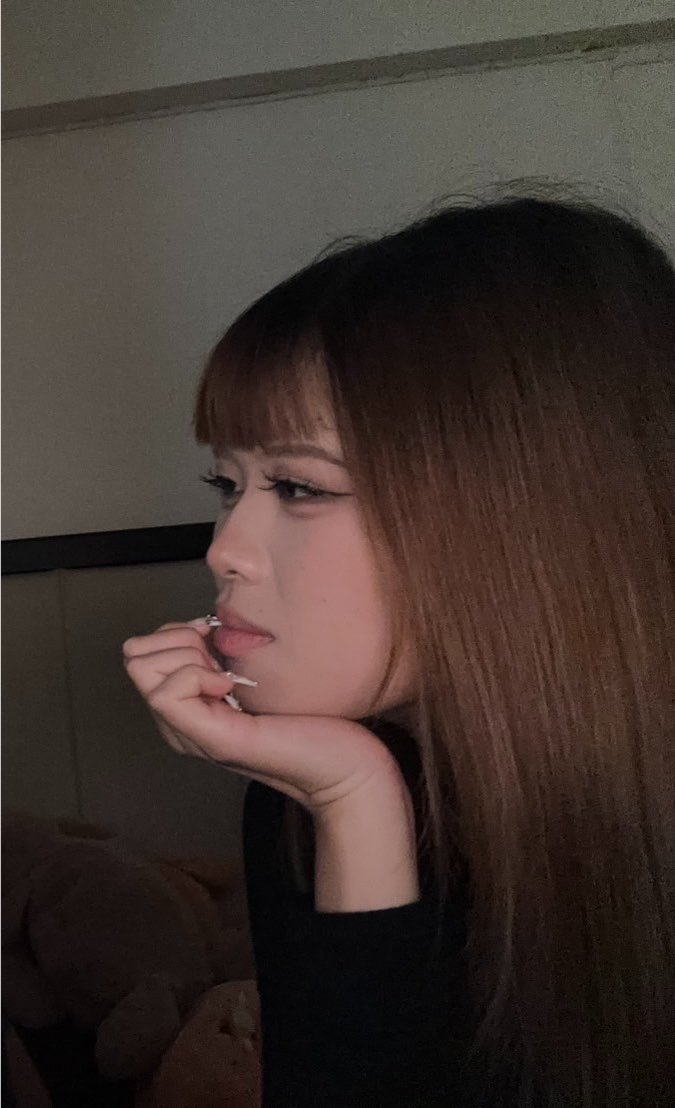 peekaboobibi's tweet photo. bro im tryna look maximg https://t.co/BMFwBYDloL