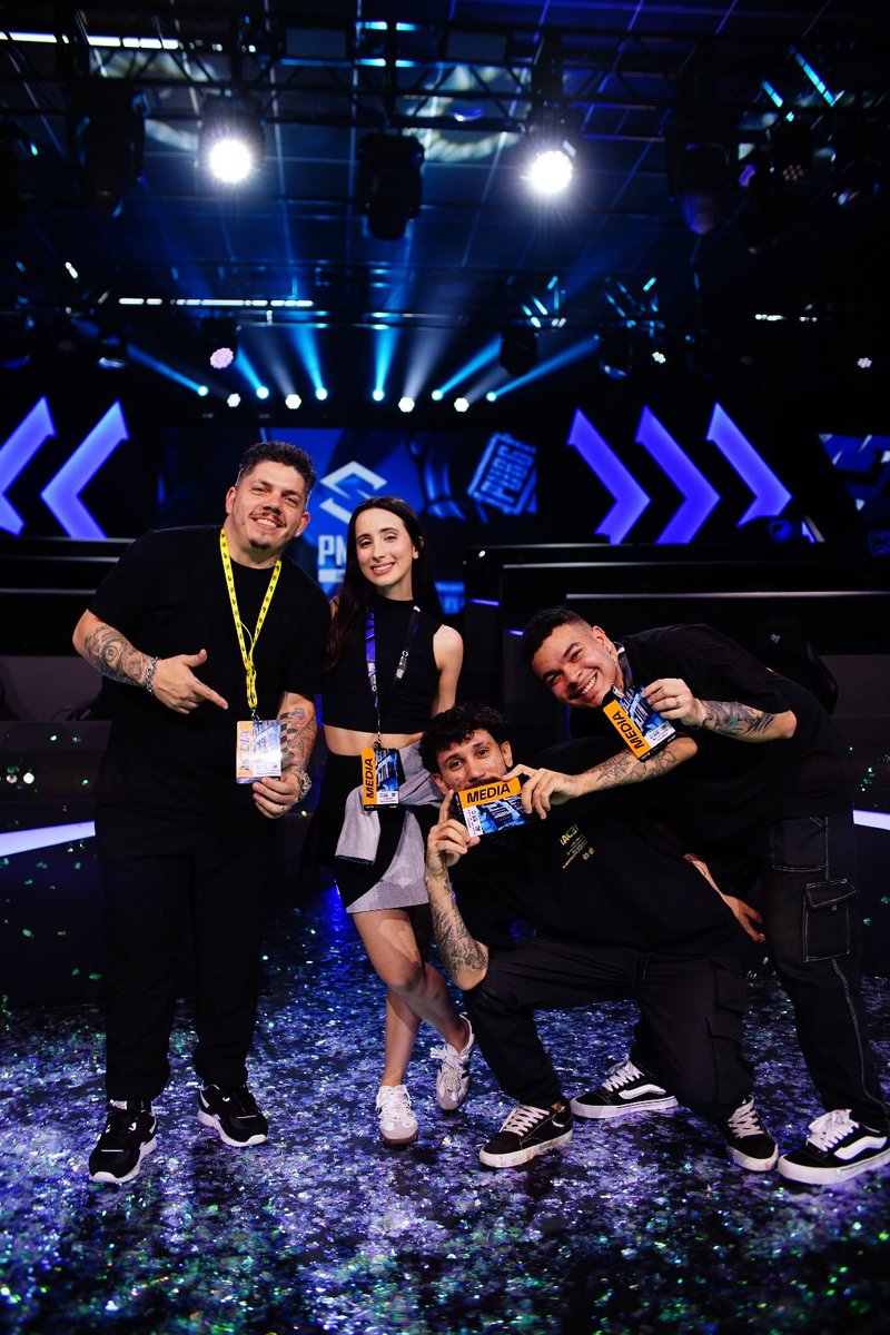 unfavsora's tweet photo. Galera, estou em busca de uma nova casinha!

Quero muito voltar a trabalhar com eSports, que é onde está uma das minhas maiores paixões. Tenho experiência com Social Media e Community Management, e estou aberto a novos projetos e organizações.

Links no tt abaixo! 
RT = GOD! 💜 https://t.co/dh26PEUKoc