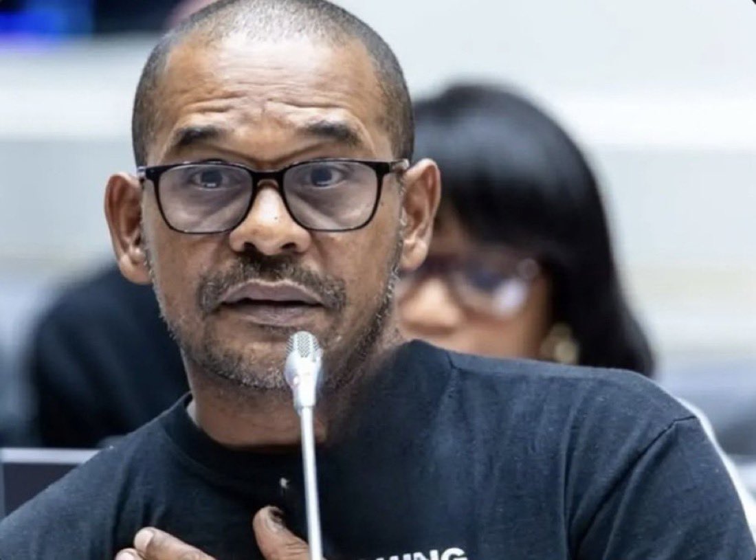uMaster_Sandz's tweet photo. This chap went to Adhoc, admitted that he used classified documents to open cases that IDAC is investigating… the entire committee, not even one red flagged it as a criminal offence. 😭💆🏽‍♂️😑🙆🏽‍♂️😑😑😑 https://t.co/1CU44nWSq8