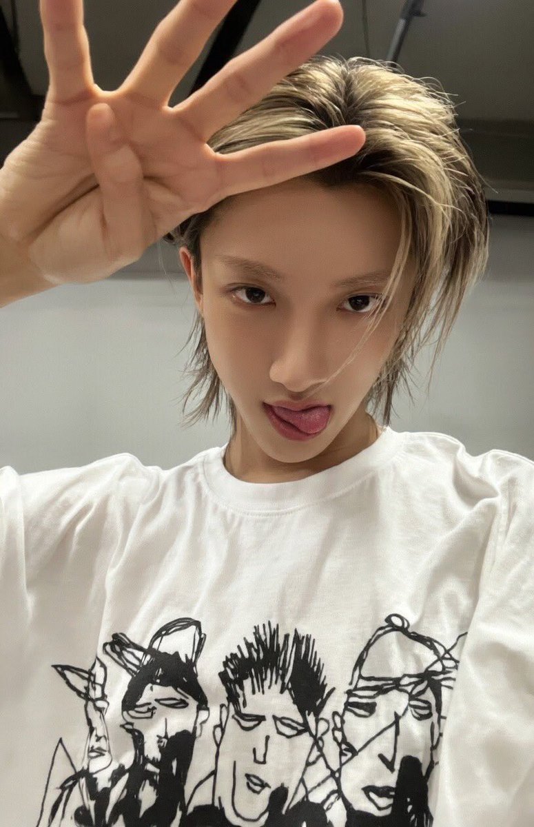 vocalohorrorsng's tweet photo. 우지이 연습생시절 ㄹㅈㄷ존잘인정 
하지만(but)
나에겐 ‘더티블론드’   니가 진정으로 마음을 울리는 유일한 존재 https://t.co/deyOiEIowX