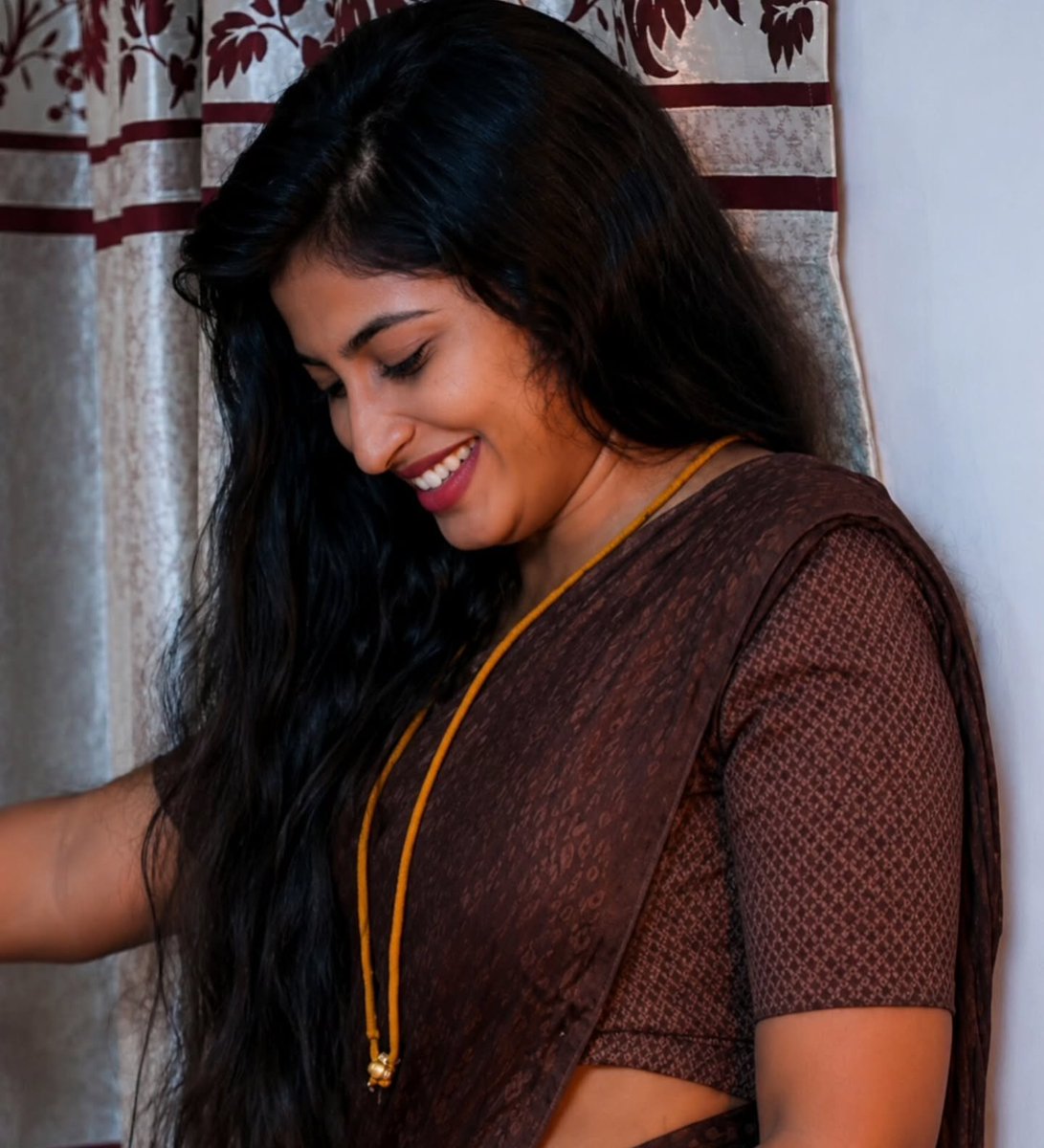 Manikandan77199's tweet photo. Wife: Aenga ethana nalaikudhan ungammava neengale okkura madiri rp panradhu

Me: Vera ennadi panradhu

Wife: Avala ungala vida oru chinna paiyan otha epdi irukum

Me: Semma di. Aana yar andha chinna paiyan

Wife: En thambi dhan. Avanuku unga amma mela romba nal aasai https://t.co/fCruI19ITd