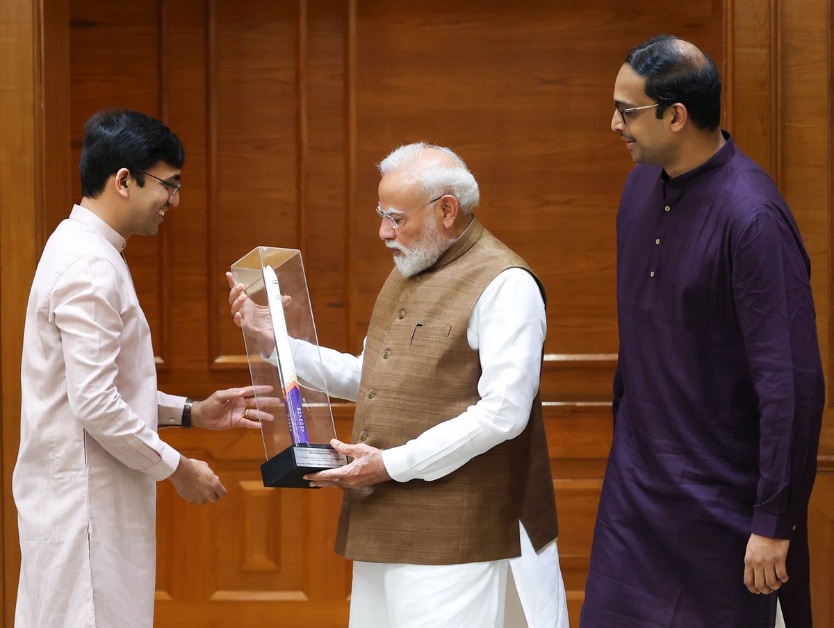mygovindia's tweet photo. Inspiring India's Next Space Revolution!

The meeting between the @SkyrootA team and PM @narendramodi highlighted India's growing strength in space technology, innovation, and private enterprise. Discussions on future opportunities and long-term vision reflect the momentum of a thriving space ecosystem, while PM Modi's encouragement continues to empower innovators to push the boundaries of what's possible.

#SkyrootAerospace
