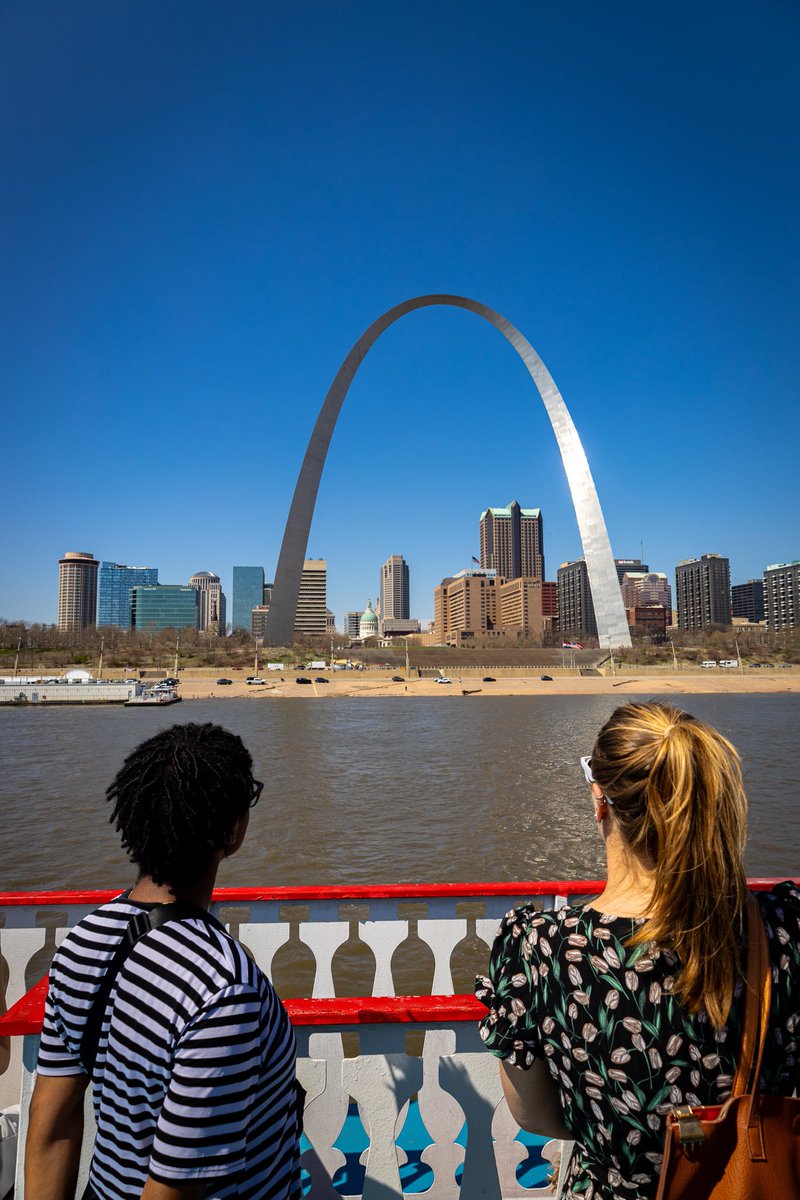 GatewayArchSTL's tweet photo. POV: You found the best view of the Gateway Arch 👀

From the deck of a 1-hour sightseeing cruise, the Arch rises above the river in a way you simply can’t experience from anywhere else. Then, take that view to new heights with a Tram Ride to the Top.

The Captain’s View Combo has it all: https://t.co/XRozx9rQcK