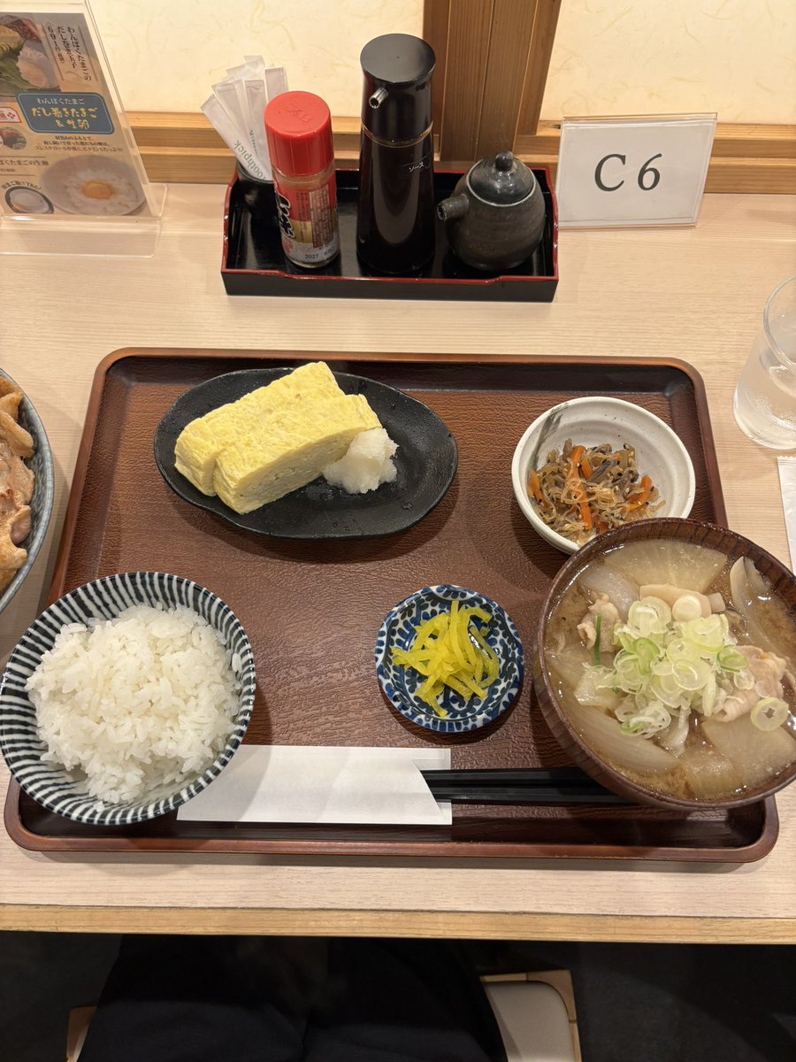 ken8358k's tweet photo. 2026.7.25

御茶ノ水でランチ
豚汁定食と生姜焼き

レコーディング前にサクッと一人ランチ

#御茶ノ水
#豚汁
#生姜焼き https://t.co/lKyK1qpblz