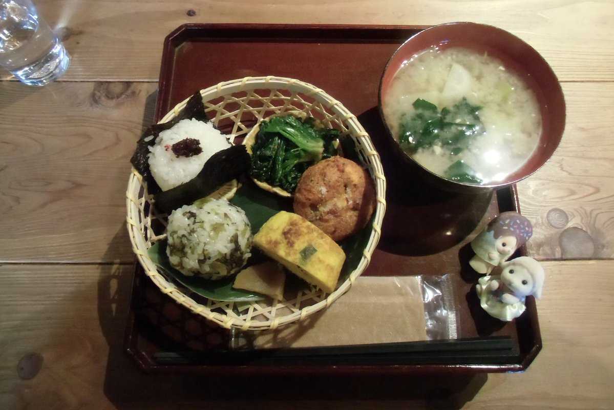 __su2000's tweet photo. 冬に行ったここすっごく温かくて、おにぎりすごく美味しくて、すーちゃんが好きな観葉植物もみれて幸せやった

 #日常垢   #日常垢さんと繋がりたい https://t.co/Ft76MShjgZ