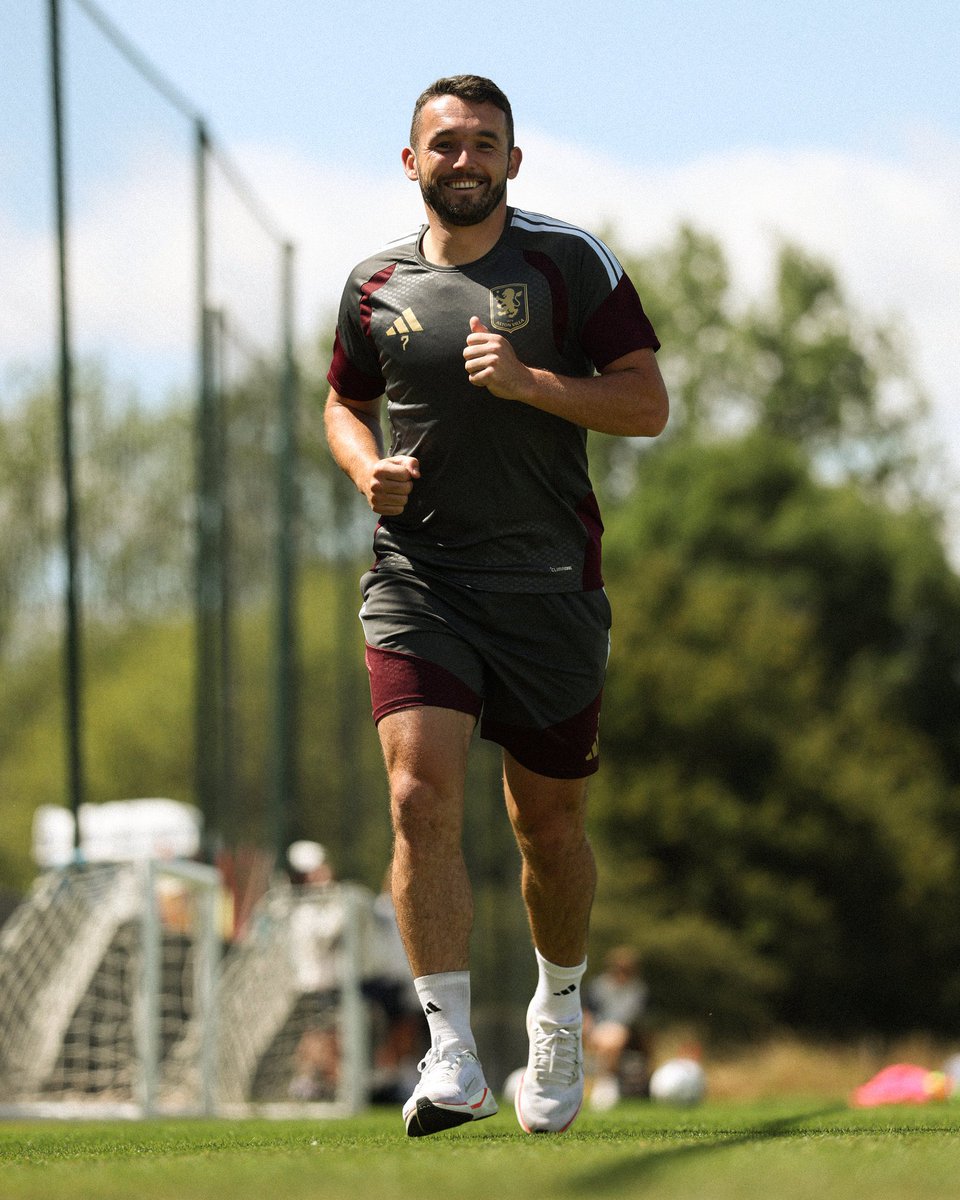 jmcginn7's tweet photo. Back home 🏠 Few changes, but not the trainers. Trusted Nikes back for pre season number 3! 💜 https://t.co/syobOcum4R