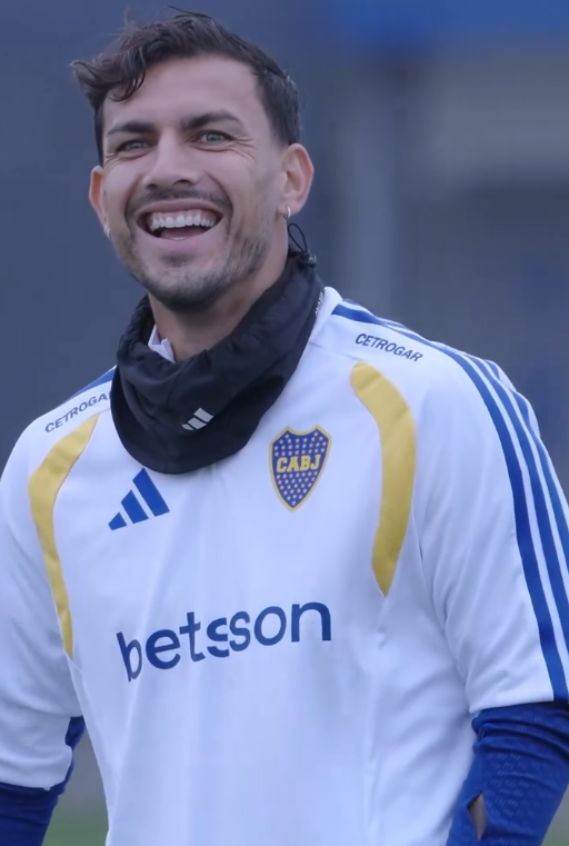 la12tuittera's tweet photo. ➡️LEANDRO PAREDES se sumó al grupo tras 3 días de descanso y se perfila como TITULAR ante O'Higgins en Chile. https://t.co/3NTtVZC4bm