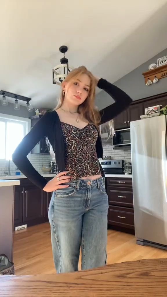 reg420112's tweet photo. IRL Katelyn Submitted 😍 https://t.co/mXFmn6OJjl