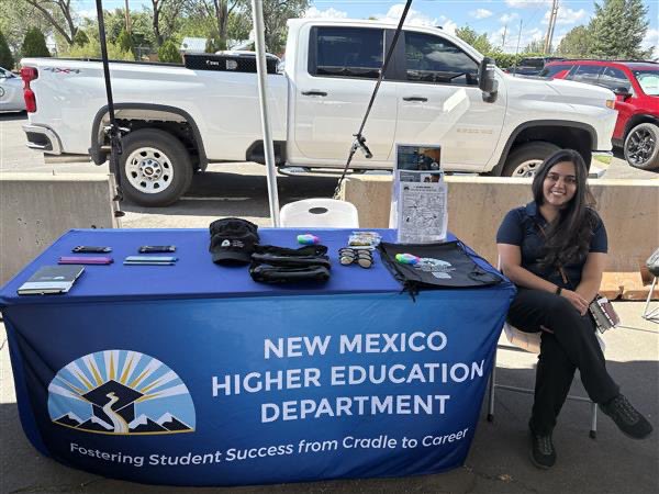 nmhighered's tweet photo. Thank you to @NMDOT District 4 for inviting us to share our resources during their Equipment Rodeo in Las Vegas, NM, last week.
 
The team enjoyed connecting with families and sharing information about the financial aid programs available to New Mexicans. https://t.co/Tr0f6Bhr2H