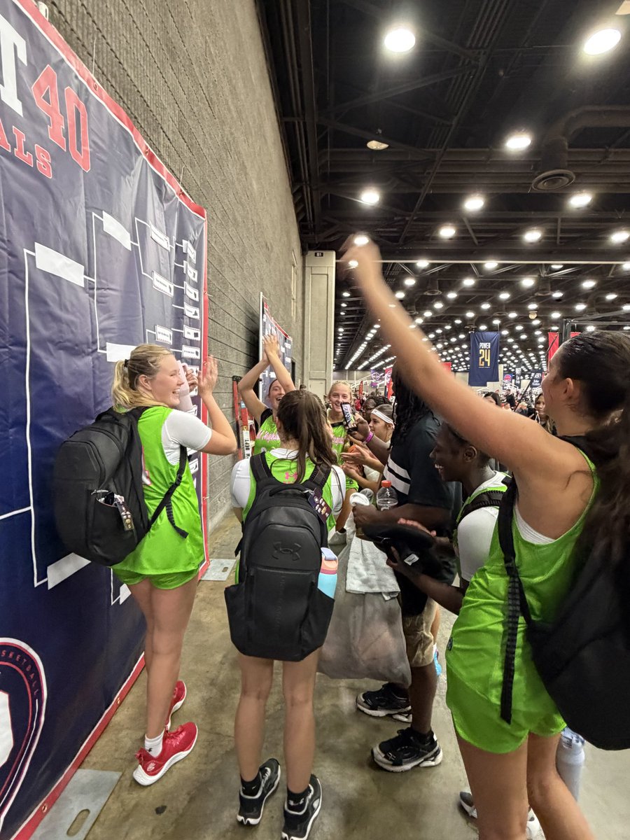 CoachVez4 tweet picture