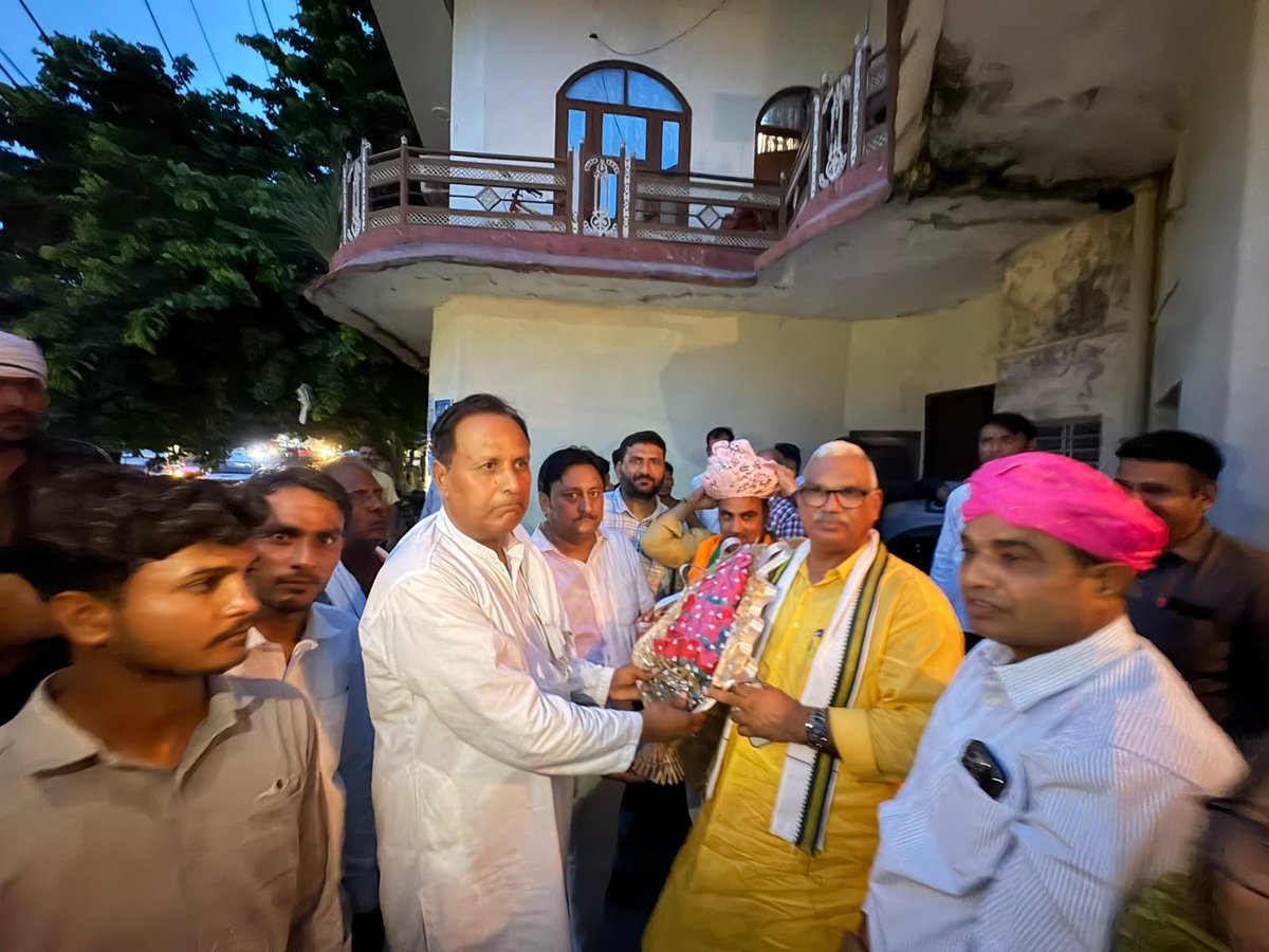 PoswalMania's tweet photo. गृहमंत्री राजस्थान सरकार  जवाहर सिंह बैडम जी का स्वागत करते हुए @jawaharbedam  @BhajanlalBjp https://t.co/JqlFCZnTRC