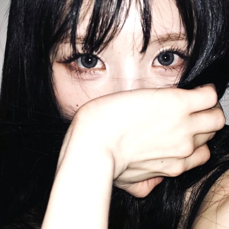 vvampslayer's tweet photo. capable 　　　of 　　𝓵ove 　　? https://t.co/MeBuHbtDMG