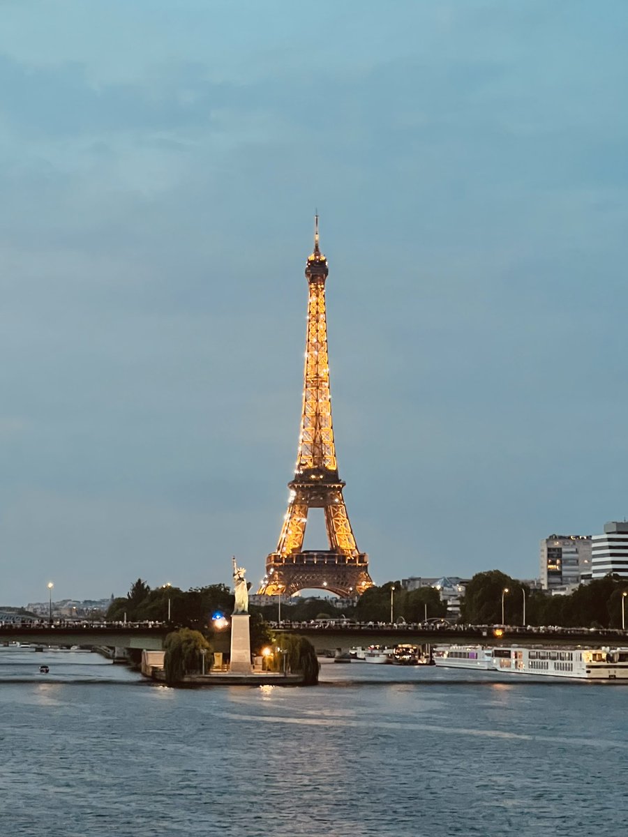 goldrushamy's tweet photo. paris ma chérie je t’aime https://t.co/XVA6tZLFlq