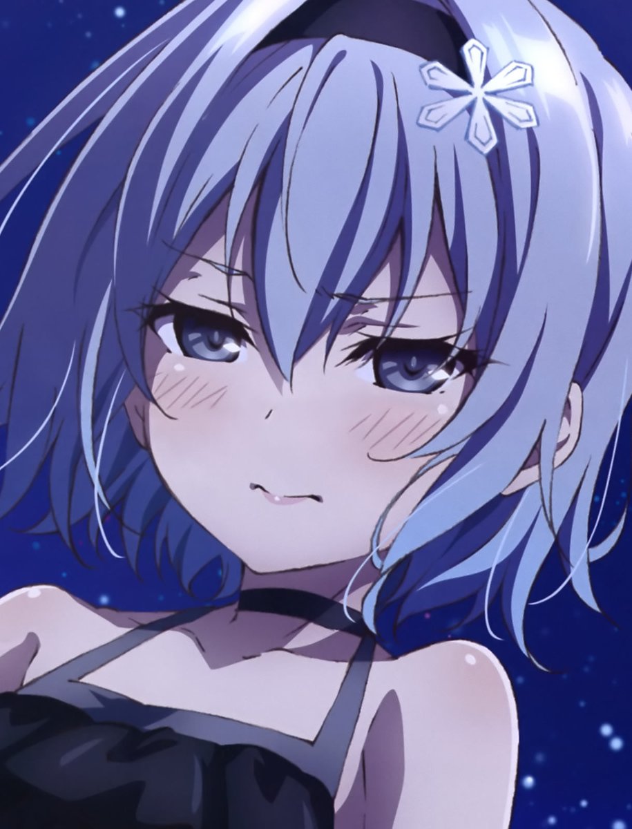 animetrends's tweet photo. EL FINAL ORIGINAL ERA UNA TRAGEDIA

El creador de "Ryuuou no Oshigoto!", Shirow Shiratori, reveló que el plan original de la historia era que la heroína principal, Ginko Sora, muriera.

Según el autor, el esquema inicial dictaba que Ginko fallecería trágicamente a causa de una enfermedad poco después de alcanzar su meta profesional. Sin embargo, la dolorosa pérdida de sus propios familiares en el mundo real lo dejó sin fuerzas emocionales para escribir una historia tan triste.

Fue entonces que el ilustrador oficial intervino silenciosamente, creando portadas tan esperanzadoras que hicieron imposible seguir con la tragedia, obligando al autor a cambiar el guion y darles un final feliz.

El arte salvó a la waifu.