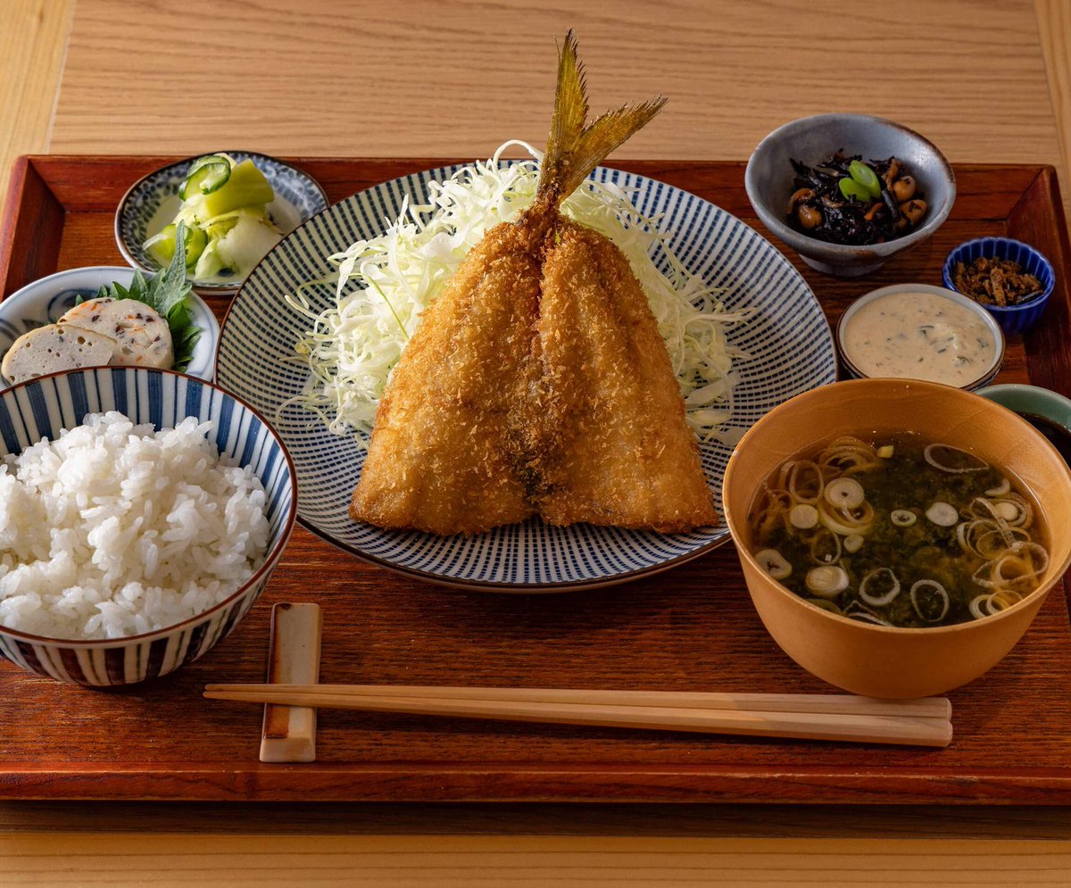 k_ikesumi's tweet photo. @ANT4RES3510 アジフライ定食 https://t.co/MbEfw5k257