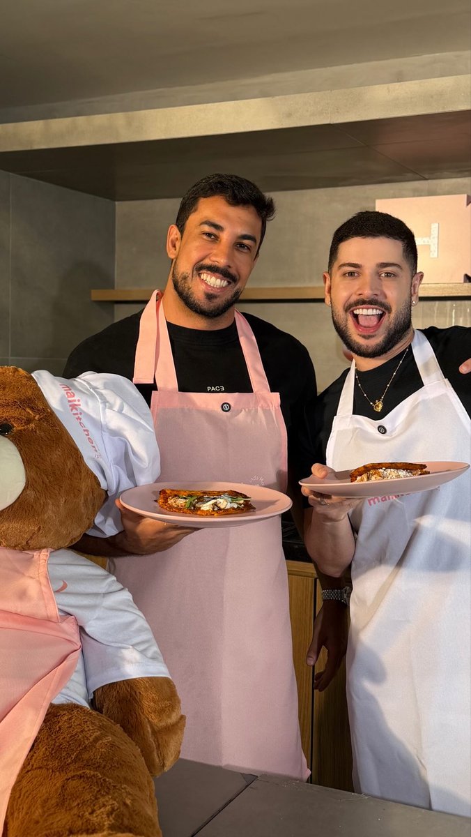 UploadMaike's tweet photo. Maike acabou de sair um novo vídeo no seu Instagram sobre uma receita muito boa e hoje o convidado é  Marcelinho no #MaikitchenIndaHousi venha conferir como ficou boa essa receita https://t.co/3q54rMtn4h