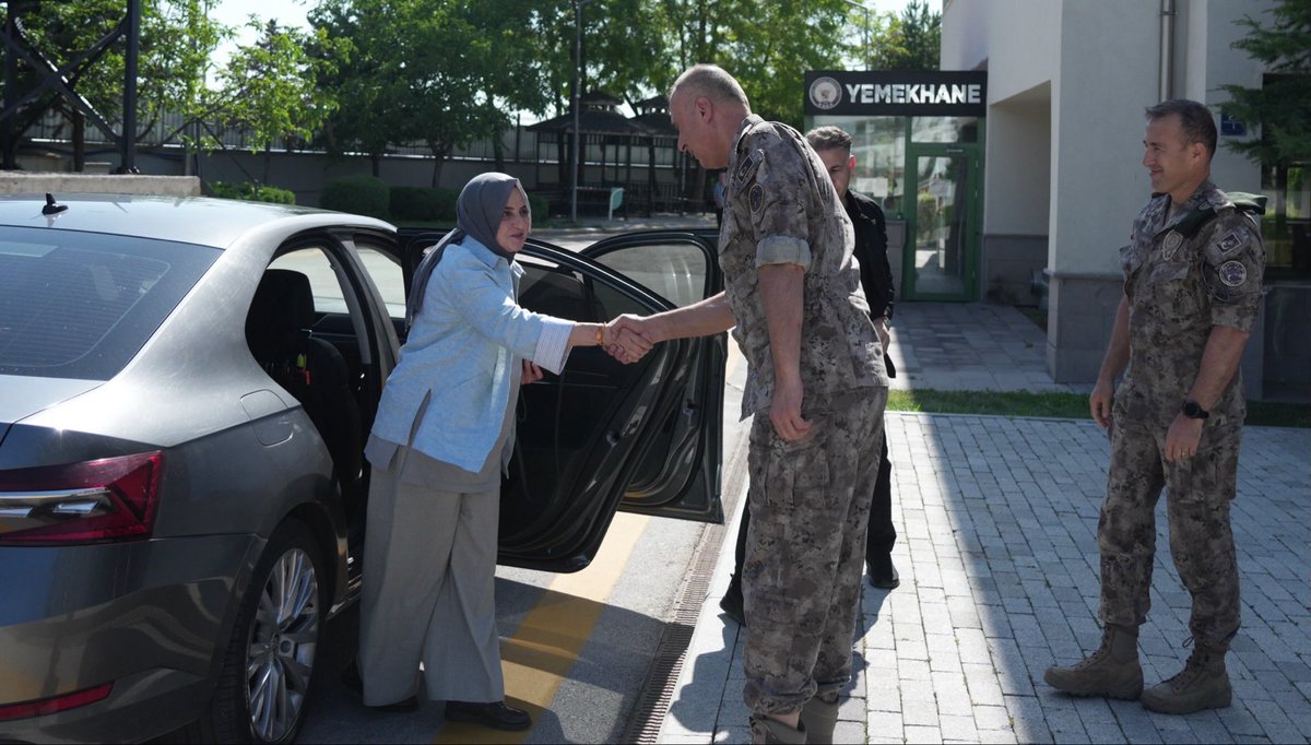 ozelharekatbsk's tweet photo. Cumhurbaşkanı Başdanışmanı Sayın Gülşen Orhan, Özel Harekat Başkanlığını ziyaret etti.

Nazik ziyaretleriyle Başkanlığımızı onurlandıran ve kıymetli teveccühlerini esirgemeyen Cumhurbaşkanı Başdanışmanı Sayın Gülşen Orhan’a şükranlarımızı arz ederiz. https://t.co/zjpiY00k9z