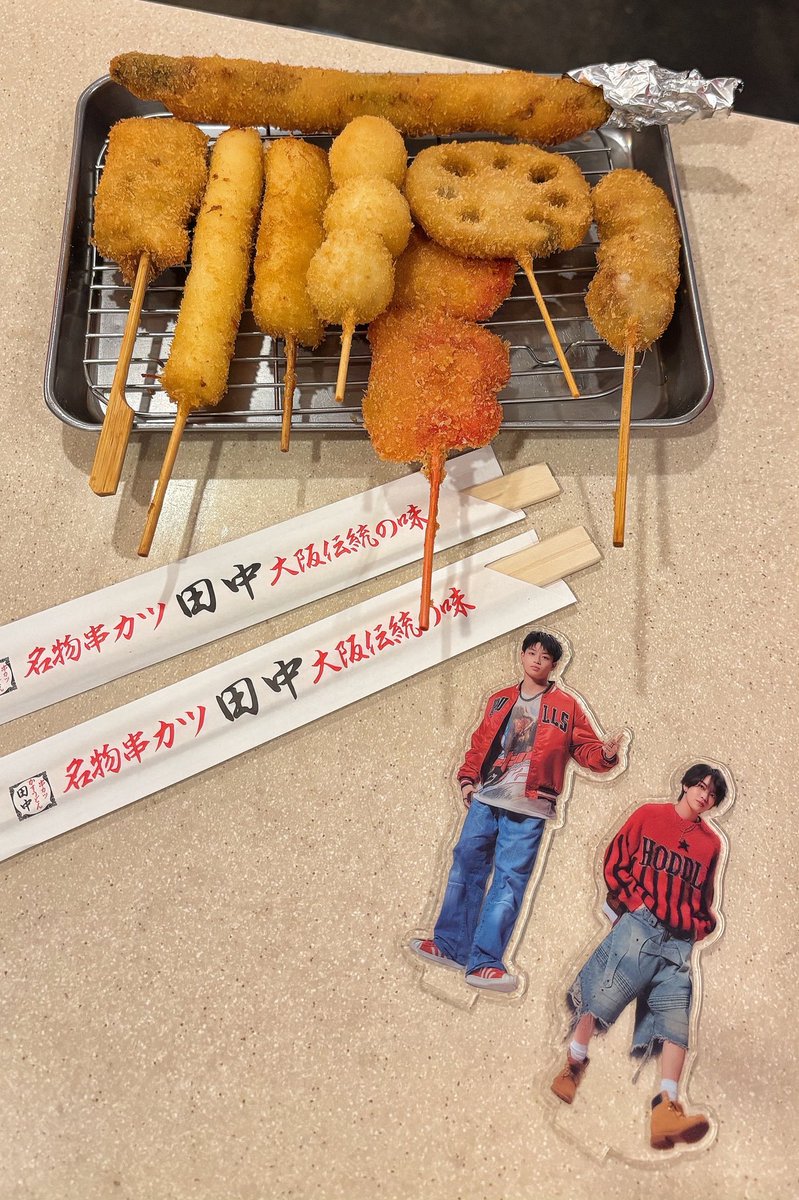 snkr__O1's tweet photo. うきちゃんと🌹バラ団カフェ▶︎ポンキッキーズ展▶︎🍀Cloverカフェ▶︎串カツ田中行って、あまりにもMUZEすぎて(？)とても歓喜日＞ᴗ＜🎀🎵またはよ遊びたいのに予定合わなくて泣いてるところ😢はよ会いたいですう、ᐡ ߹ ·̫ ߹ ᐡ🍒♡ https://t.co/nwVEricuMv