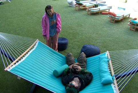 BBFeedsFairy's tweet photo. Mallory asking Jason if he wants any pancakes, she can even make them into fun shapes if he wants #bb28 https://t.co/oRiq5oECRK
