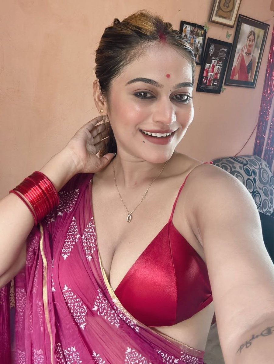 arundhati2707's tweet photo. Hey any interfaith gossip lover still online for full night for full horny gossips based on real interfaith sexual encounters ummmmmm in long detail conversation ummmmmmm aaah let's share some dark secrets of personal life 😎😉. today's topic is
College life 😎 https://t.co/fi23kUKB1p