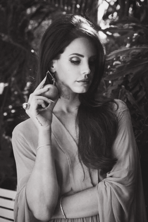 lanastanpic's tweet photo. lana del rey https://t.co/0JTeqA39Mp