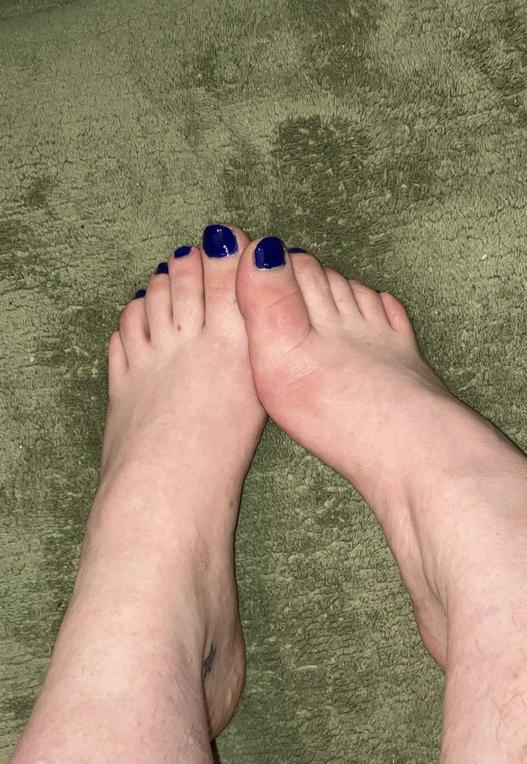 LightningRose87's tweet photo. Blue and green is my favorite color combo 🤭 what’s yours? https://t.co/05l8owmeMa