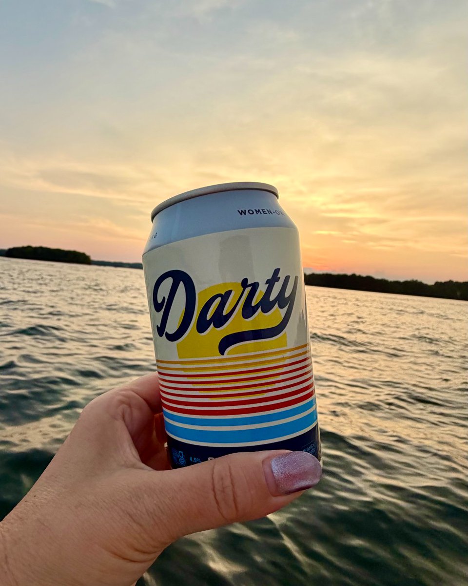 HolidailyBrew's tweet photo. When your beer matches the aesthetic 😍 

#holidailybrewing #howiholidaily #glutenfreebeer #darty https://t.co/HVrDJ0Fvli