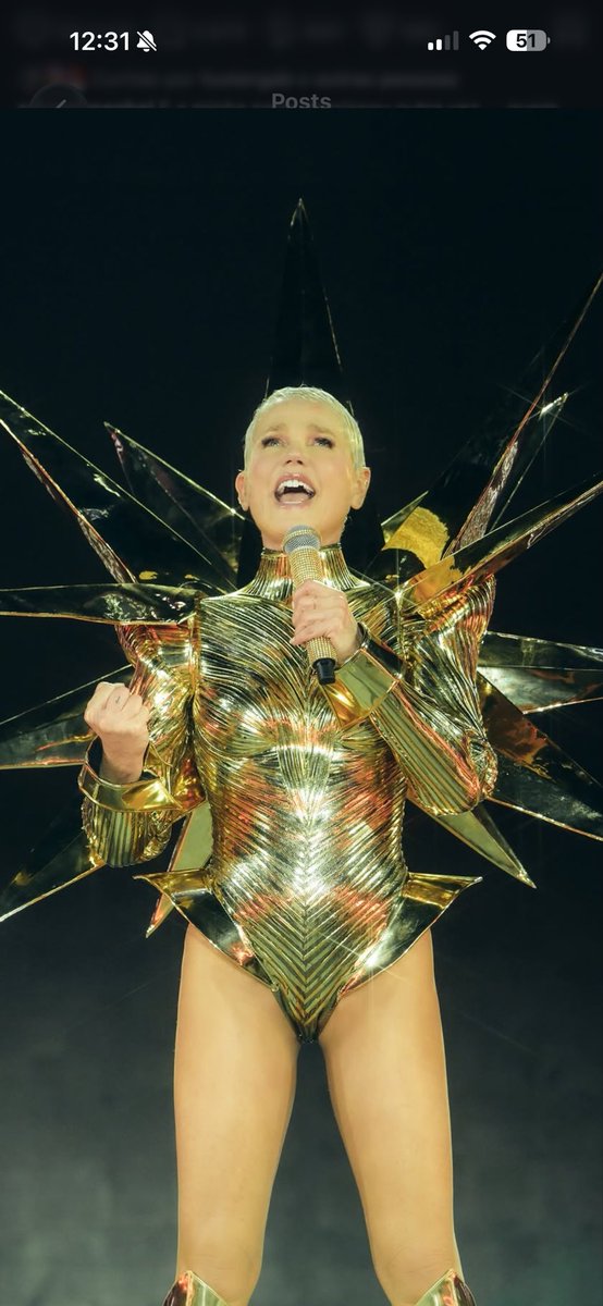 darkvixnn's tweet photo. e a Xuxa que se inspirou na Katy Perry na Witness: The Tour 🥹 https://t.co/dfVoceSCtq