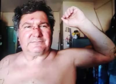 PeriodistasPy's tweet photo. SPP repudia violencia policial hacia periodista

Desde el Sindicato de Periodistas del Paraguay repudiamos la violencia y detención arbitral hacia nuestro colega Lorenzo Villalba en la tarde del domingo 26 de julio. https://t.co/7zq8q1ERVR