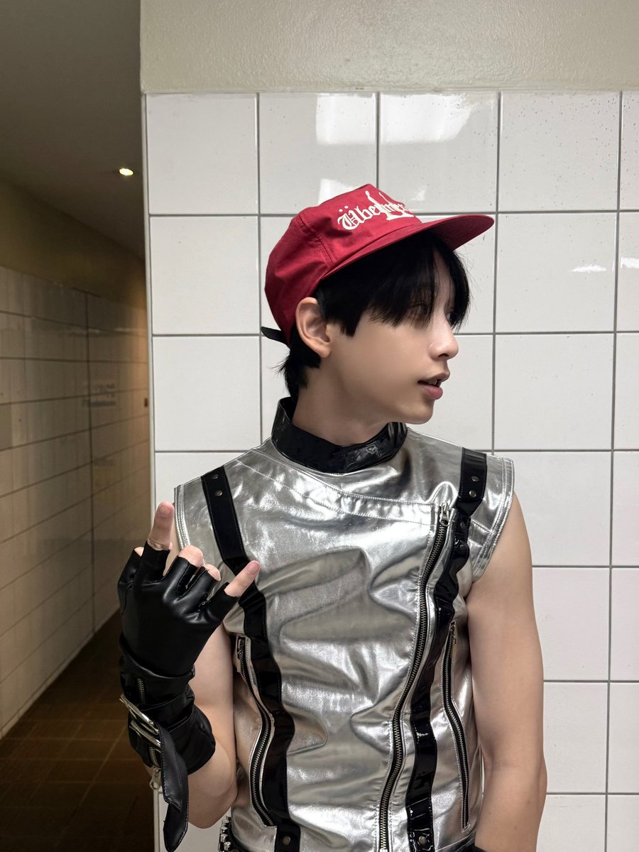 npbtt10's tweet photo. เน็กซ์ลงเอง🤘🏻                           พี่ทีมงานลง🤏🏻 https://t.co/8vxAQlkssy