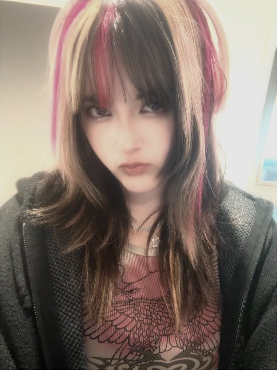 estrogensoulie's tweet photo. two gay vampires #P1SD #p1eceselcaday #p1harmony #핑원하모니 https://t.co/q5cTLBvT37