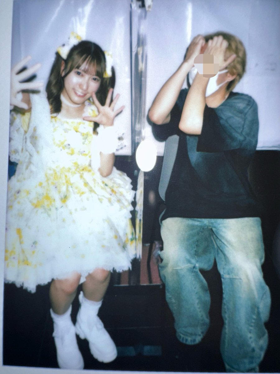 Chippy_KL910's tweet photo. 白石に初めて来たよ！って言ったら他の子行ってたんでしょ😤っていきなりヒスられたけど、この瞬間「あ、白石の事好きだわ。」ってなった😂 

さきなてんは友達みたいな距離感で喋ってくれるからすごく良い✨️でもやっぱりスターなので眩しくて目がやられました🌟

#白石まゆみ #山内咲奈 https://t.co/jMbsspOpmU