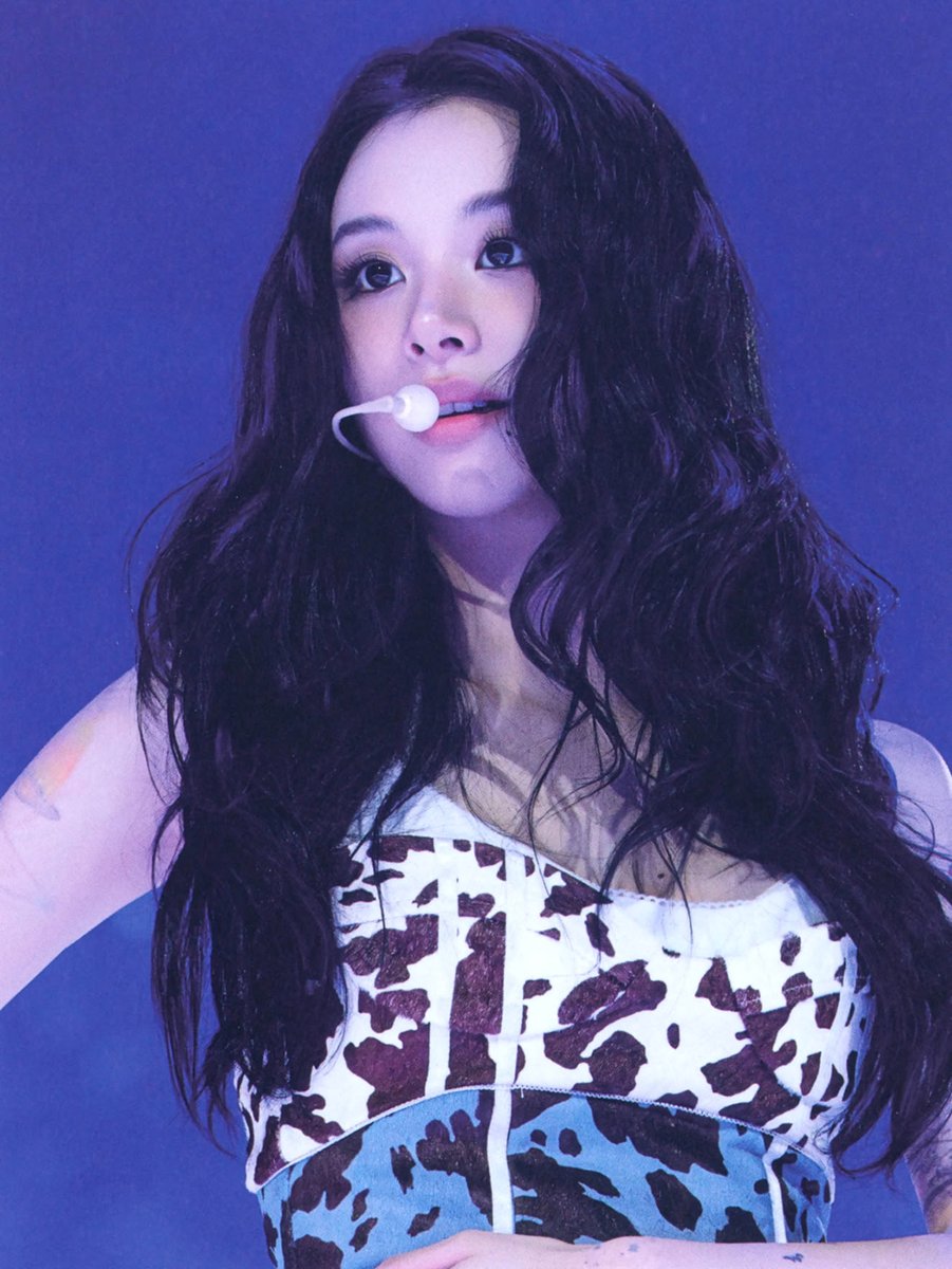 njmsjmdct2's tweet photo. [SCAN] TWICE <THIS IS FOR> WORLD TOUR IN INCHEON
DVD Photobook, Part 1

Chaeyoung
(page 55, 64, 65, 76)

#TWICE #트와이스 #THISISOFOR 
#TWICE_THISISFOR_WORLD_TOUR 
#채영 #チェヨン #彩瑛 #CHAEYOUNG https://t.co/9Qbz79oJwl
