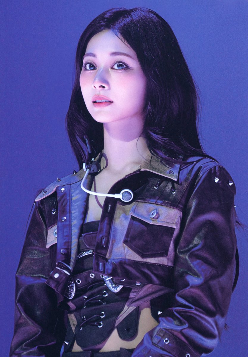 njmsjmdct2's tweet photo. [SCAN] TWICE <THIS IS FOR> WORLD TOUR IN INCHEON
DVD Photobook, Part 1

Tzuyu
(page 20, 21, 26, 40)

#TWICE #트와이스 #THISISOFOR 
#TWICE_THISISFOR_WORLD_TOUR 
#쯔위 #ツウィ #子瑜 #TZUYU #จื่อวี https://t.co/BMpj1mKHXp