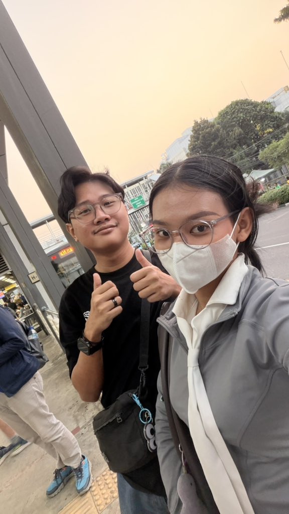 ilcuddle's tweet photo. @anggarasamvdr kl dia lg gada project gini, aku pulang kerja bs di samperin dia setiap hari😁✌🏻 https://t.co/LuSgg0cmVN