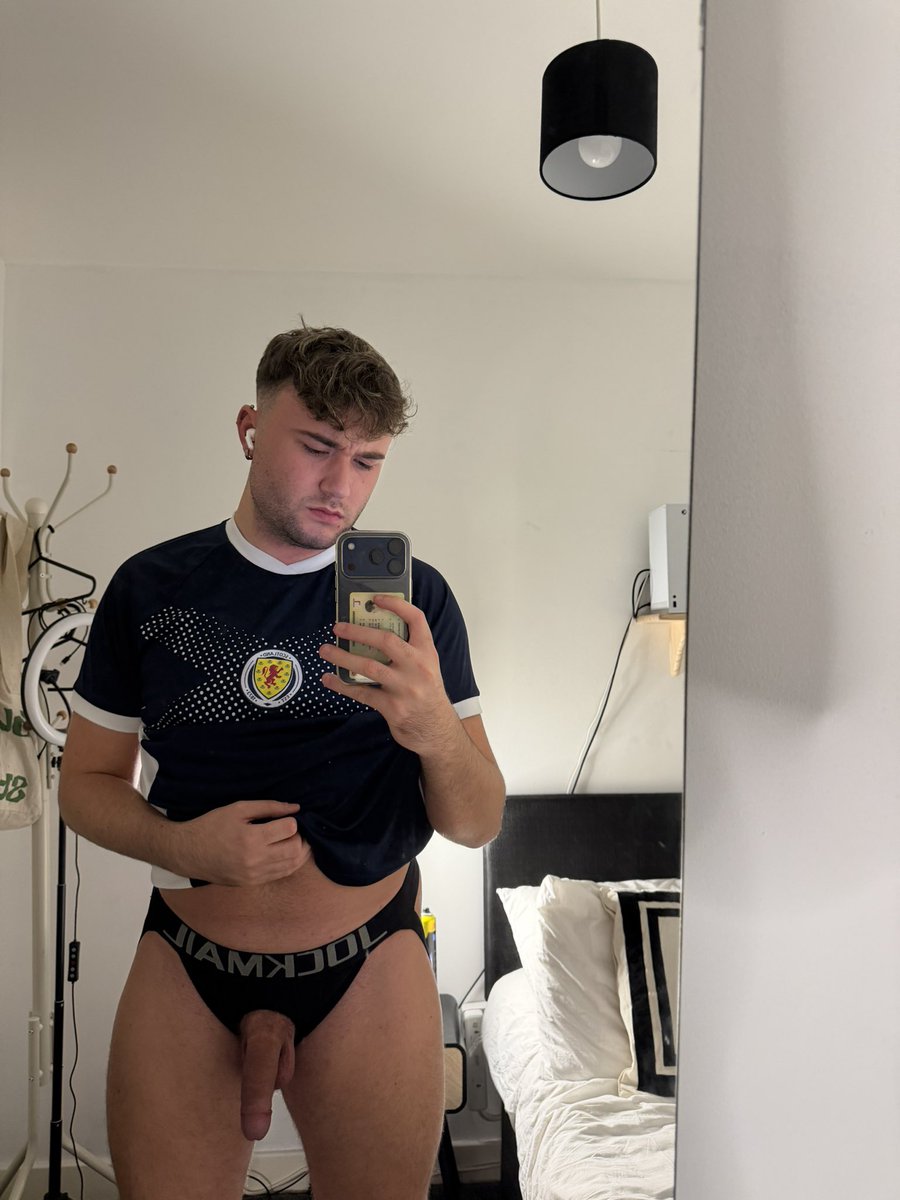 EDNdomlad's tweet photo. RT and follow for more 👀

Two sides. Same person. Which one would you trust first? https://t.co/0dGh8gmUZq