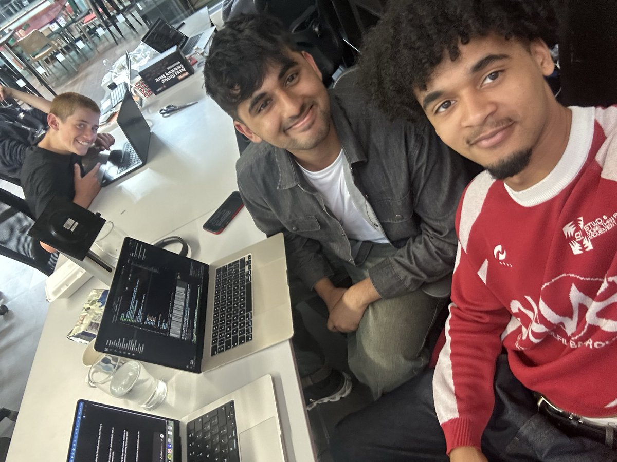 EthanLDQ's tweet photo. first collinson install of @tryjakeai for groooves! 

https://t.co/r4dVBhShZs https://t.co/G9RJLviZX3