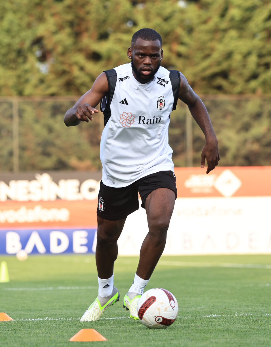 agacliyol_'s tweet photo. Önder Özen: Jean Onana ile ilgili hiç bir gelişme yok. https://t.co/IZCyUWCJNr