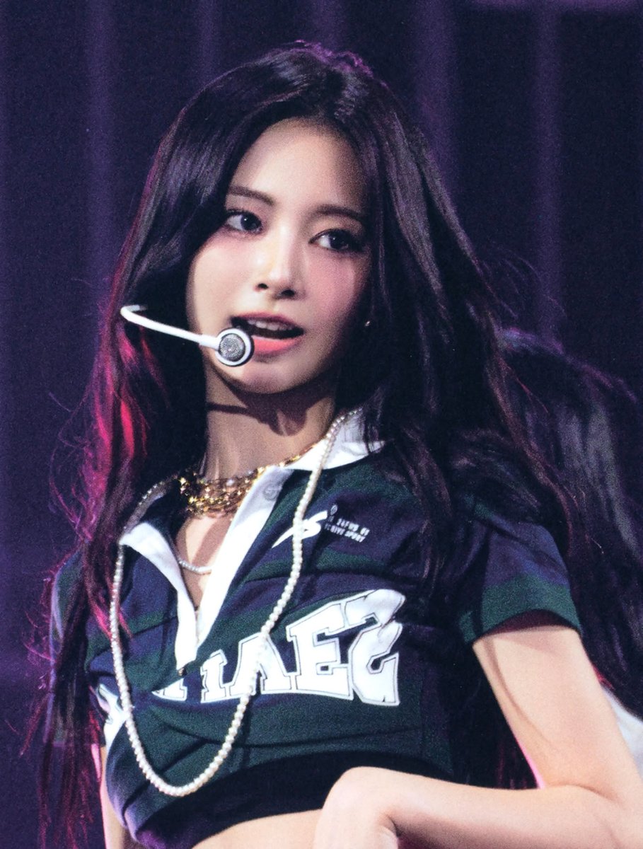 SCAN] TWICE <THIS IS FOR> WORLD TOUR IN INCHEON DVD Photobook