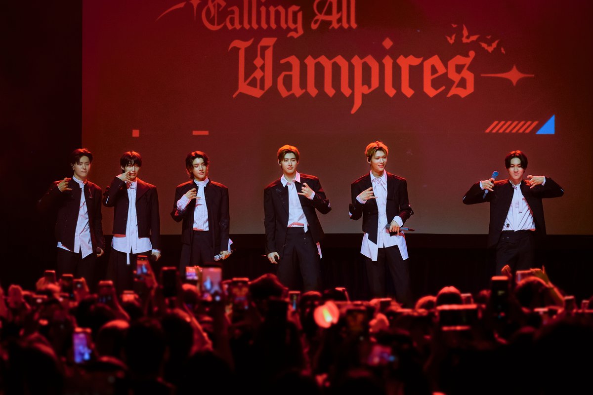 headlineplanet's tweet photo. ENHYPEN performing for Dark Moon at San Diego Comic-Con (Photos: BELIFT LAB/HYBE) 

@ENHYPEN @ENHYPEN_members https://t.co/Tgj8zwR8o1