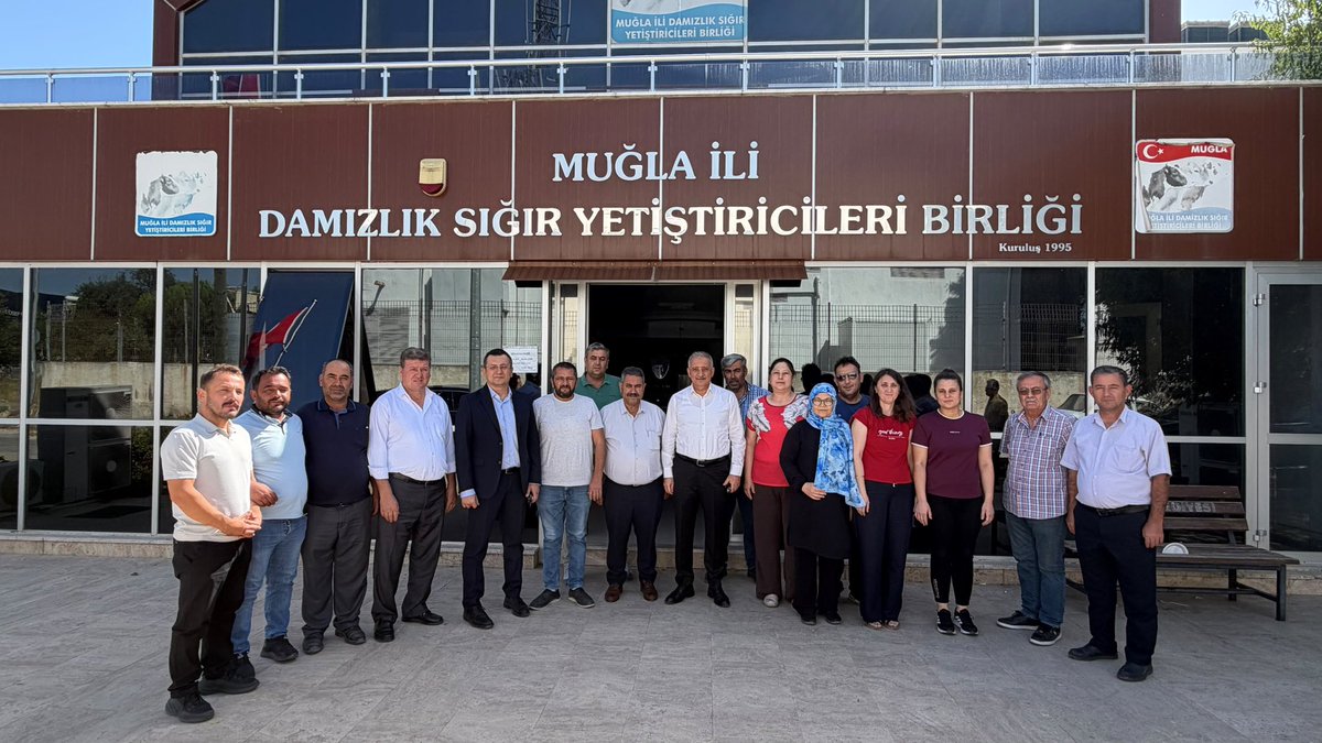 KademMete's tweet photo. Üreticilerimizle buluştuk. Olumlu ve katkı sağlayan önerileri için teşekkür ediyorum. https://t.co/nPbZ5LKuVk