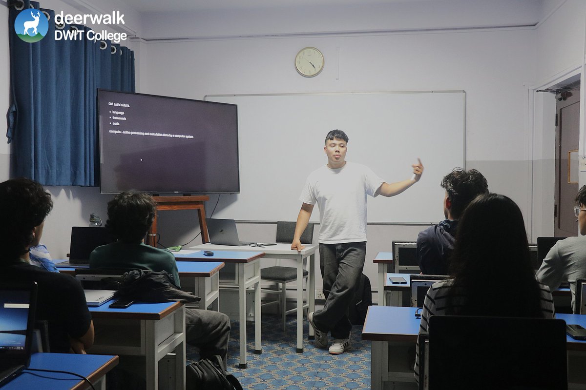 deerwalkcollege's tweet photo. 𝗦𝗼𝗳𝘁𝘄𝗮𝗿𝗲 𝗘𝗻𝗴𝗶𝗻𝗲𝗲𝗿𝗶𝗻𝗴 𝗦𝗲𝘀𝘀𝗶𝗼𝗻 

A 5-day software engineering session for Research &amp; Development Interns and DWIT students was conducted by Aashutosh Pudasaini, a DWIT student from Class of 2026, and a Software Engineer at LeapFrog Technology. 

#dwit https://t.co/OG4HqrZ2Co