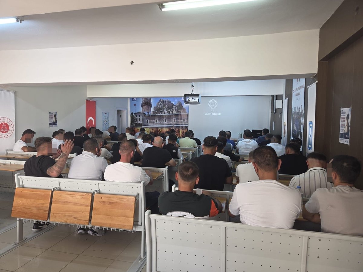 tokatdsm's tweet photo. Tokat Denetimli Serbestlik Müdürlüğü, Bağımlılık ile Mücadele Seferberliği kapsamında 27.07.2026 tarihinde yükümlülere yönelik “Madde Kullanımına Dini Bakış” konulu seminer düzenledi. https://t.co/9SWnP3lJAz