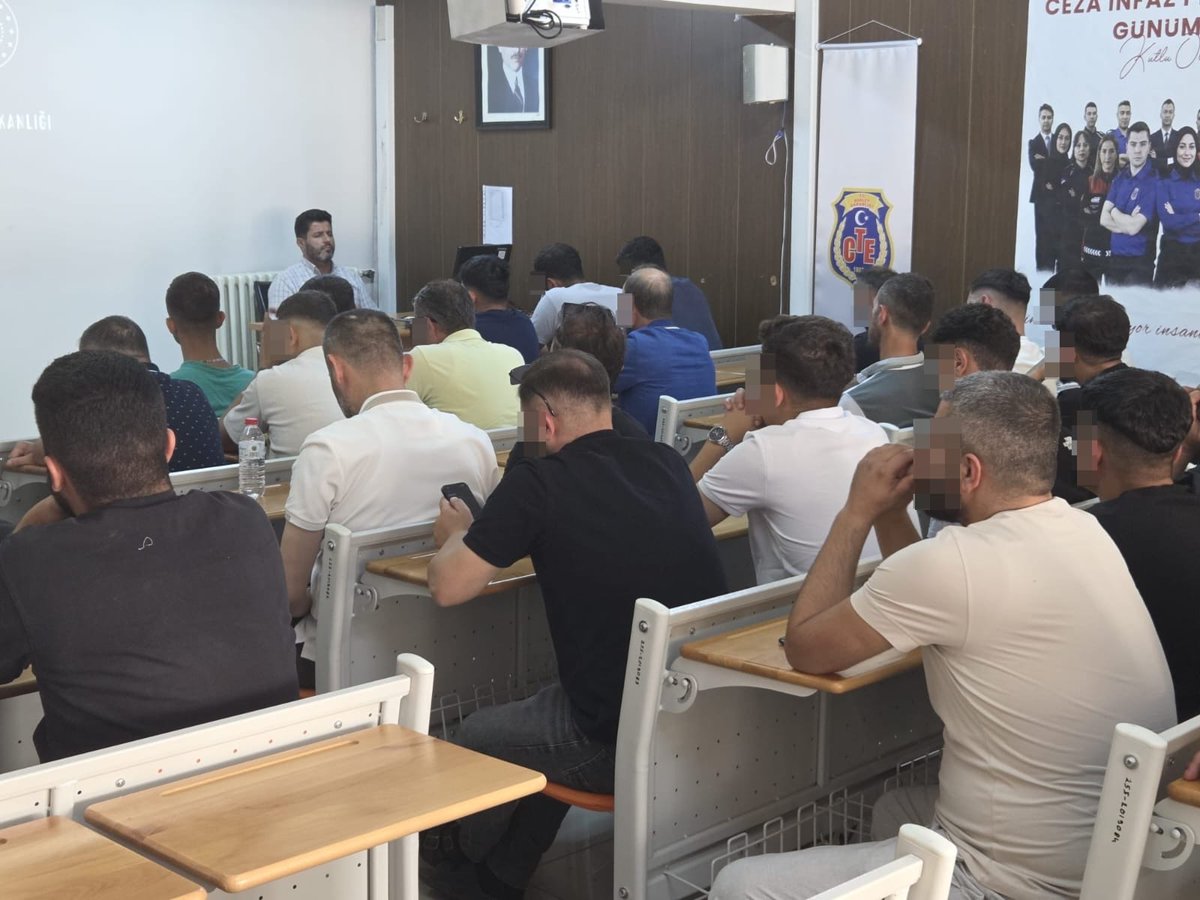 tokatdsm's tweet photo. Tokat Denetimli Serbestlik Müdürlüğü, Bağımlılık ile Mücadele Seferberliği kapsamında 27.07.2026 tarihinde yükümlülere yönelik “Madde Kullanımına Dini Bakış” konulu seminer düzenledi. https://t.co/9SWnP3lJAz