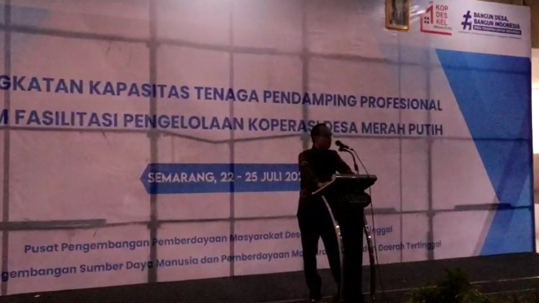 RintoKeryl's tweet photo. Peningkatan Kapasitas TPP dalam Pengelolaan KDMP, Kepala BPSDM Kementerian Desa PDT, Dr.Agustomi Masik, M. Dev.Plg. menekankan perlunya memahami regulasi
@YandriSusanto
@ARizaPatria
@KemensetnegRI
#KementerianDesaPDT
#BPSDMKementerianDesaPDT
#TPPFasilitasiKDMP
#TPPKerjaBerdampak https://t.co/AtYKgx1wU5