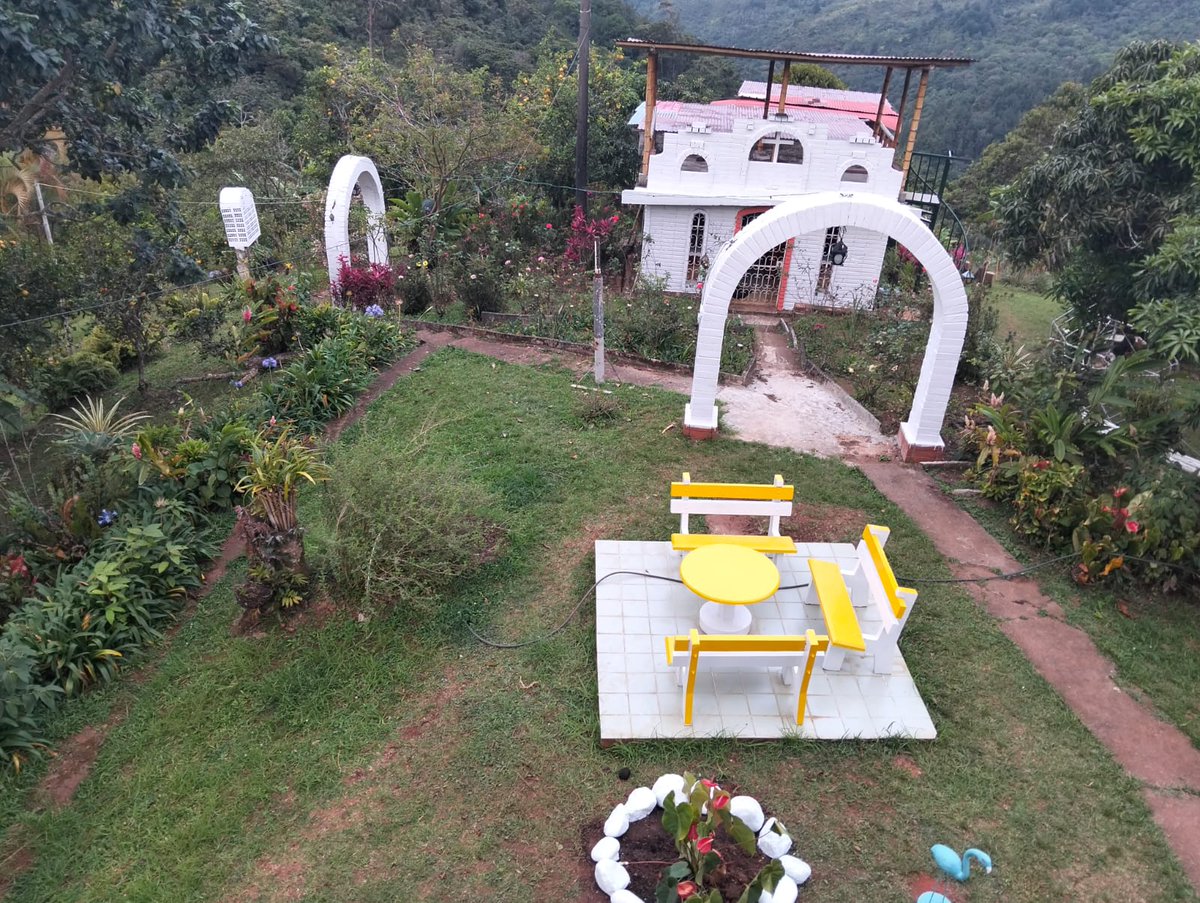 NaranjoDuque's tweet photo. Finca amoblada en Pichindé.Cód: 2463
Alquila(totalmente amoblada): 3 alcobas con clóset, sala-comedor,terraza,cocineta, 2baños y zona de oficios
Precio: $1.800.000 (¡Servicios incluidos!)
parqueadero descubierto,zonas verdes y árboles frutales
602 8960448, 3112211646, 3241000095. https://t.co/Cq6RstLn3I