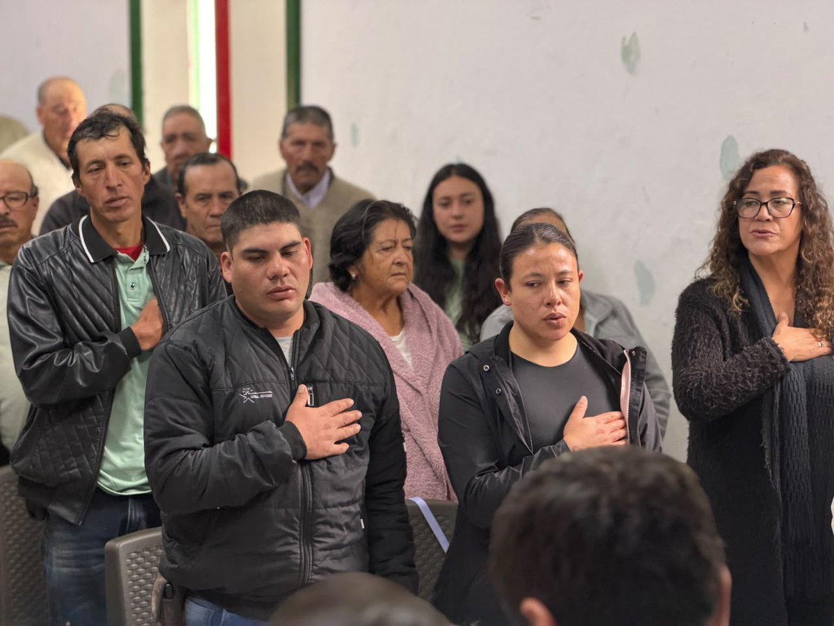 MinAgricultura's tweet photo. 🧵 Hoy, la #RevoluciónPorLaVida fortalece la Agricultura Campesina, Familiar, Étnica y Comunitaria (#ACFEC) en estos ecosistemas para que más familias paramunas puedan seguir produciendo, cuidando las montañas y construyendo el futuro del campo colombiano.
¡#ConDignidadCumplimos ✅ a todos los sectores que creyeron en el Gobierno del presidente @PetroGustavo! 🇨🇴