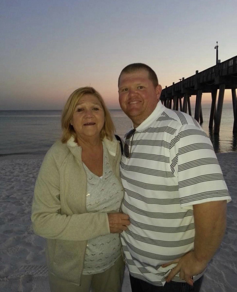 NWheeler2623's tweet photo. Happy Heavenly Birthday to my mom this was her only time she got to go to the beach https://t.co/QSD4oo57Tn
