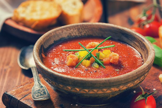 SWilkingHoran's tweet photo. #Meatless #Monday ~It's #summer & it's hot! Cool off with a nutritious & delicious Gazpacho soup. 😋#wellness #wellbeing #healthyeats #HealthyLife #FoodFind #foodie #recipes #MondayWisdom
https://t.co/wP2MFhg3zQ https://t.co/X5DMXwrFNW